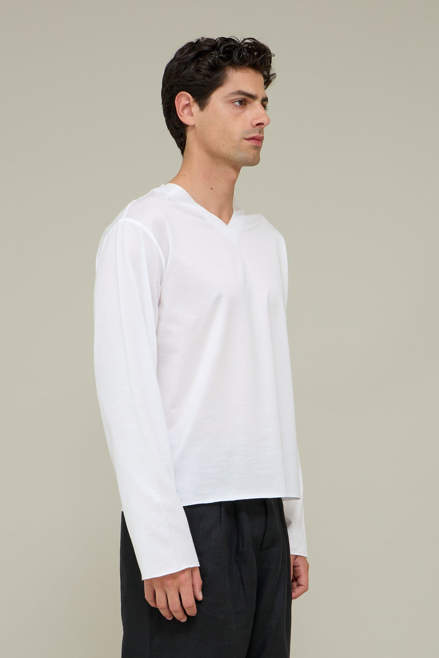V-neck Longsleeve - Perfect White
