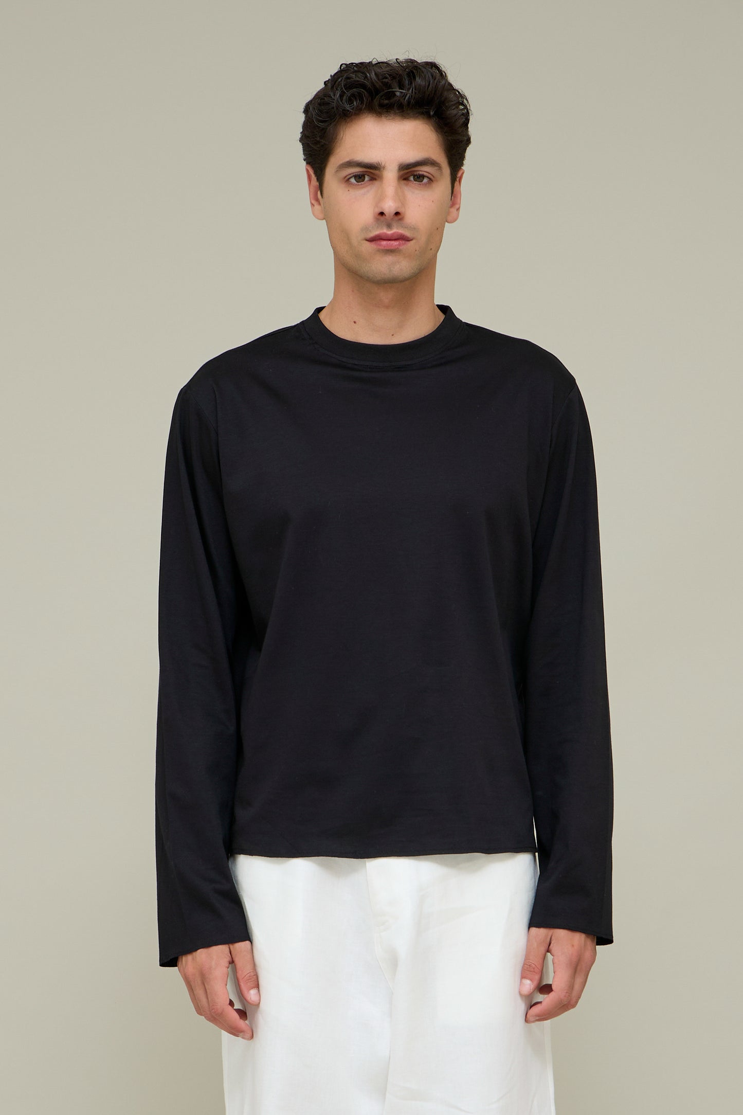 Essential Longsleeve - Chic Black